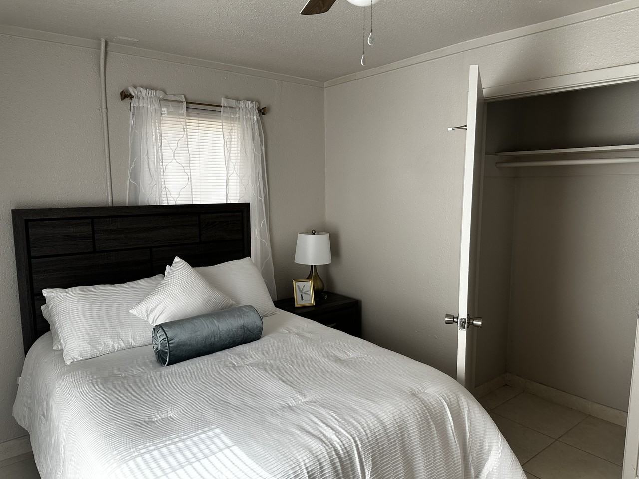 220 South 25th Avenue - Photo 2 of 13