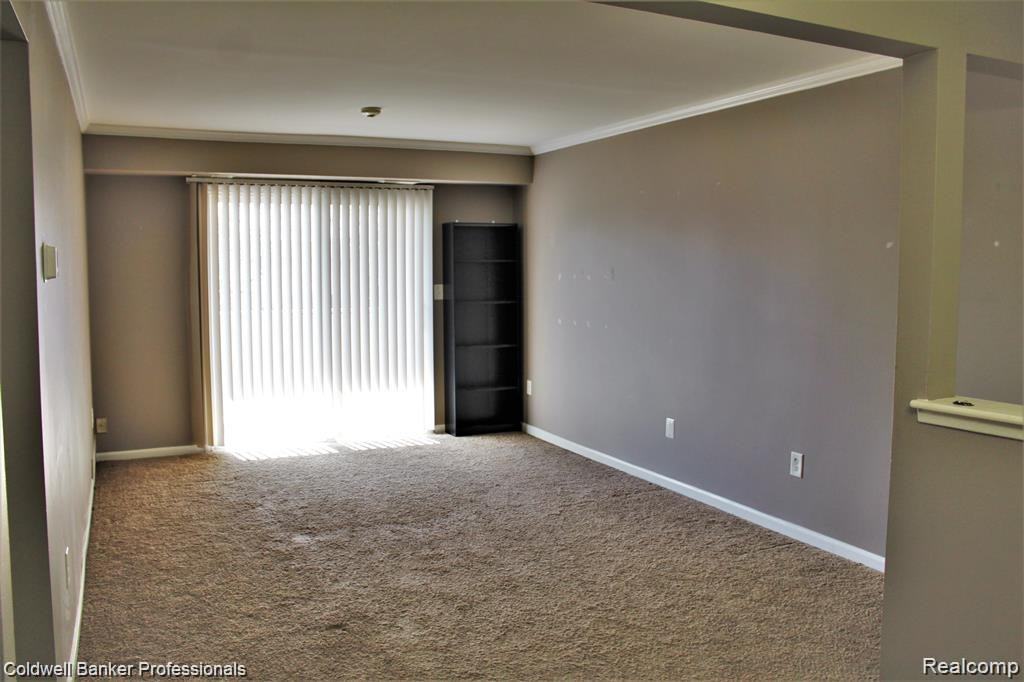 2025 E Franklin Dr - Photo 3 of 14