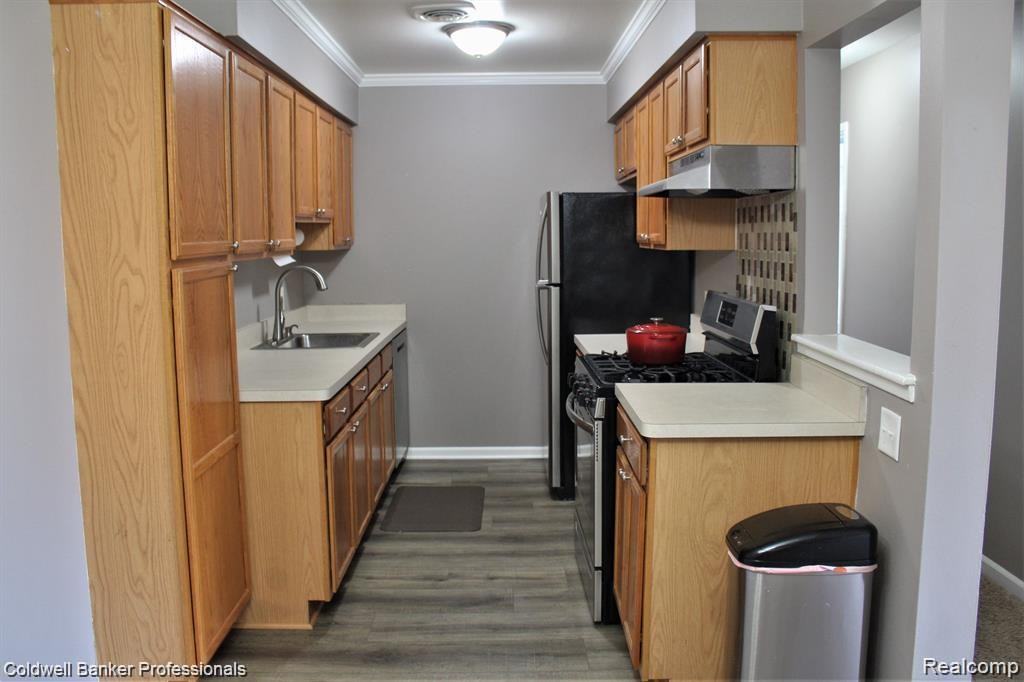 2025 E Franklin Dr - Photo 7 of 14