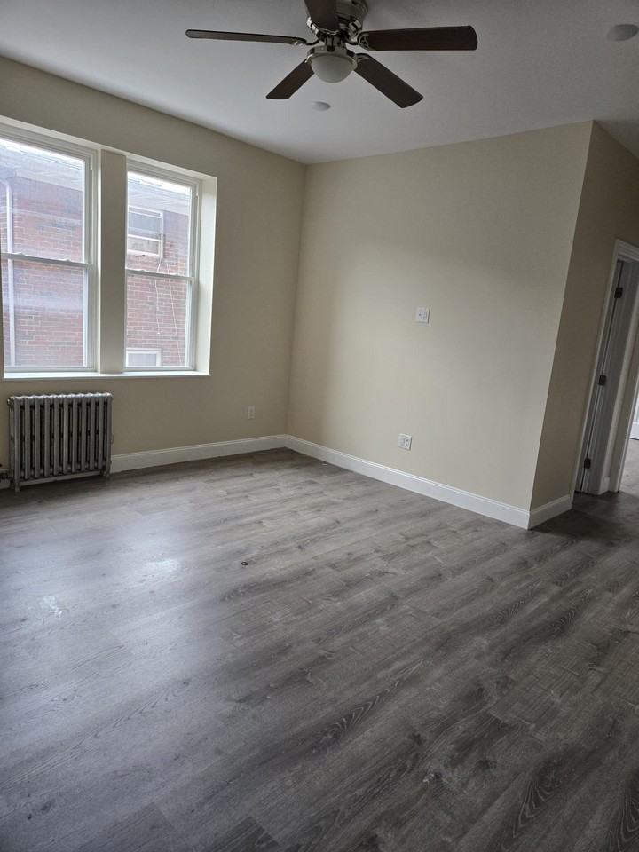 289 Day Ave ##B2 - Photo 2 of 6