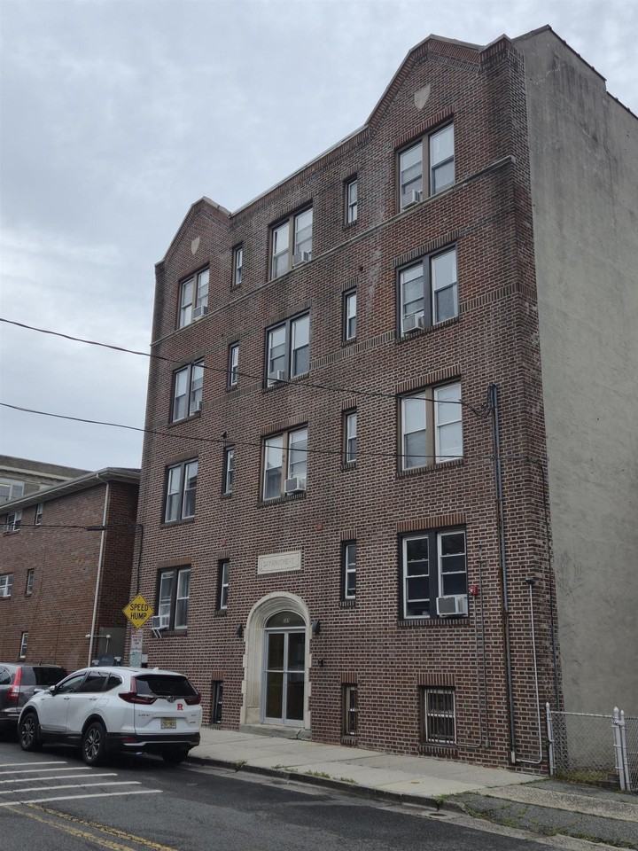 289 Day Ave ##B2 - Photo 6 of 6