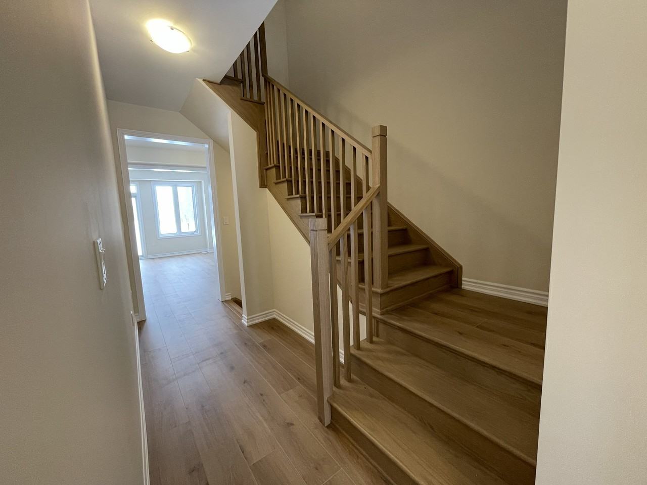 109 Watts Mews - Photo 4 of 26