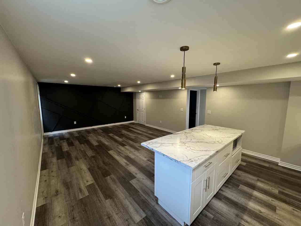 271 Memorial Park Drive - Photo 2 of 13