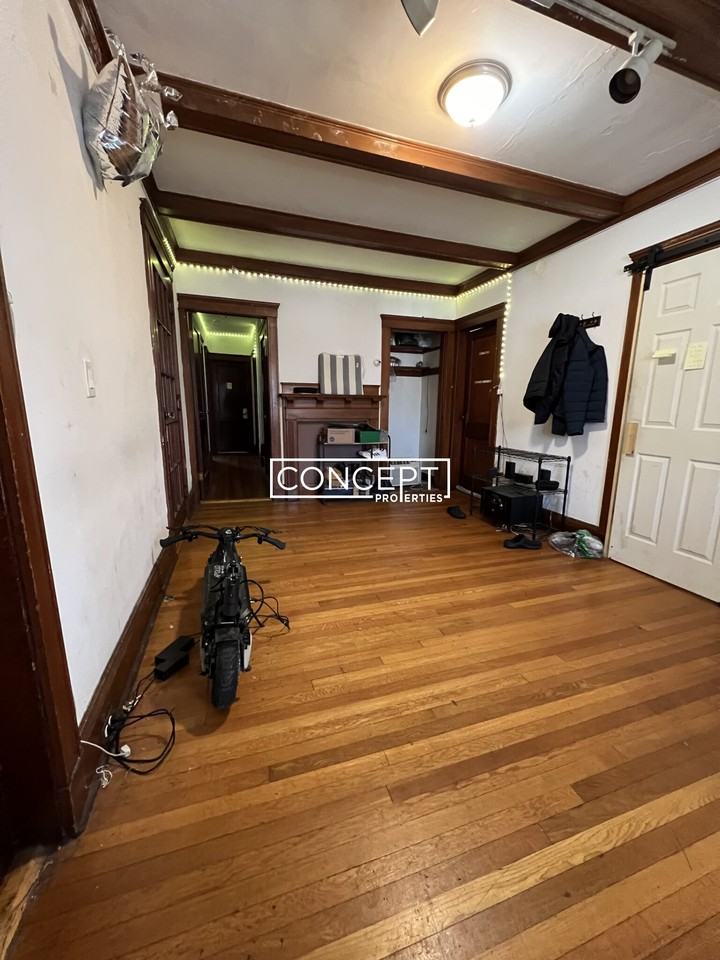 23 Moraine St - Photo 6 of 25