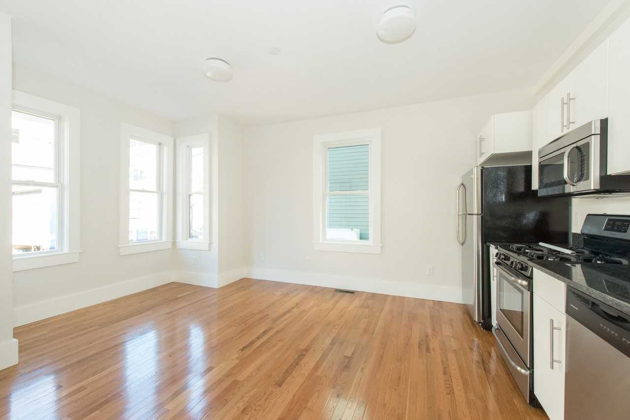 16 Suffolk St - Photo 2 of 11