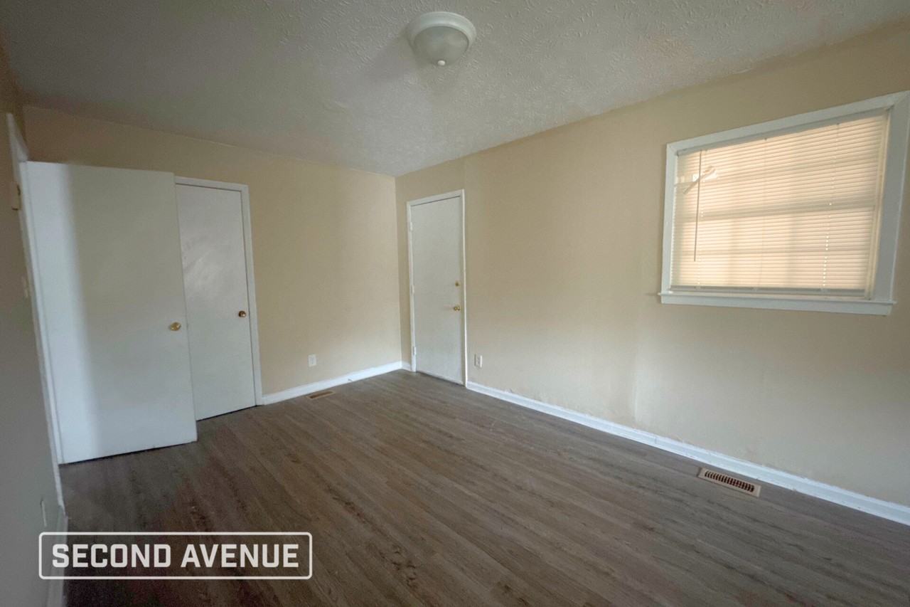 1070 Madonna Dr - Photo 3 of 15