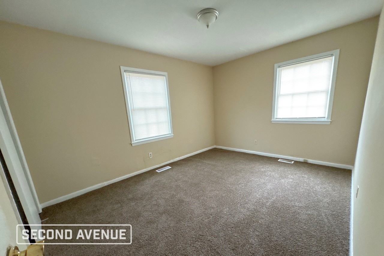 1070 Madonna Dr - Photo 6 of 15