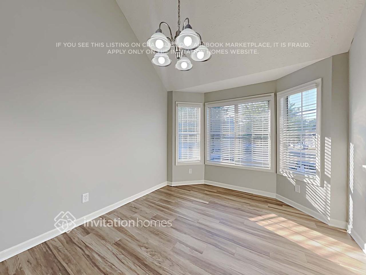 434 Hillcrest Cmns - Photo 4 of 17