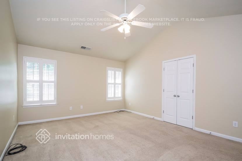 171 Lincolnwood Ln - Photo 3 of 11