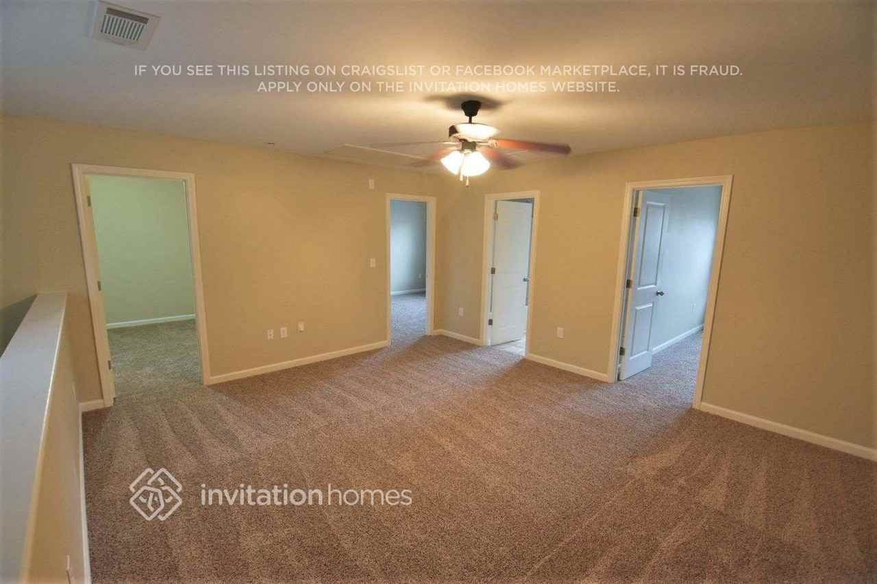 592 Rock Hill Pkwy - Photo 7 of 19