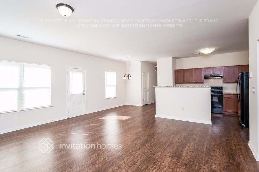 438 Forrest Hills Dr - Photo 4 of 23