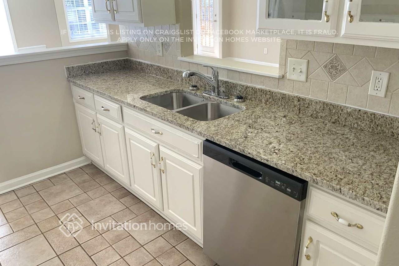 101 Hunters Chase - Photo 4 of 12