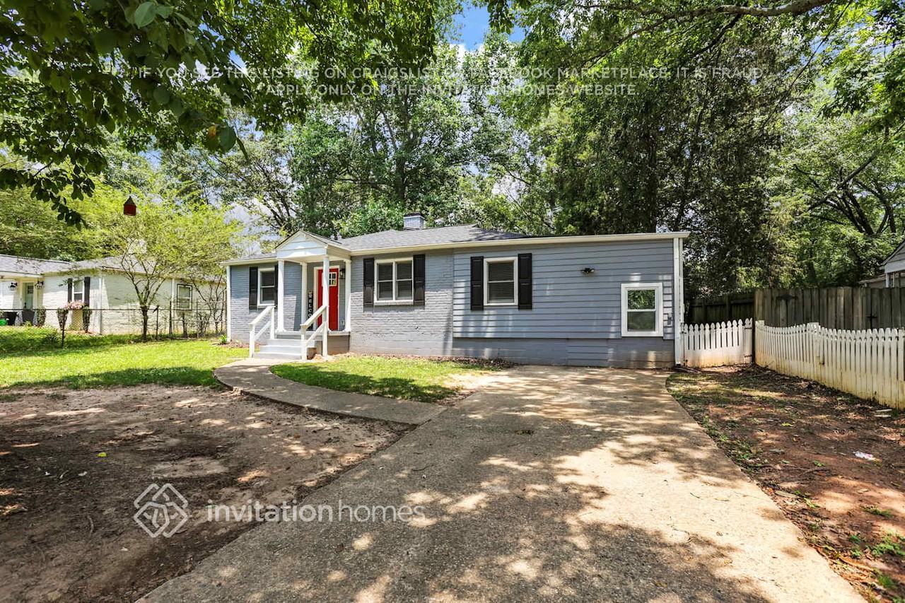 1836 Flat Shoals Rd Se - Photo 3 of 30