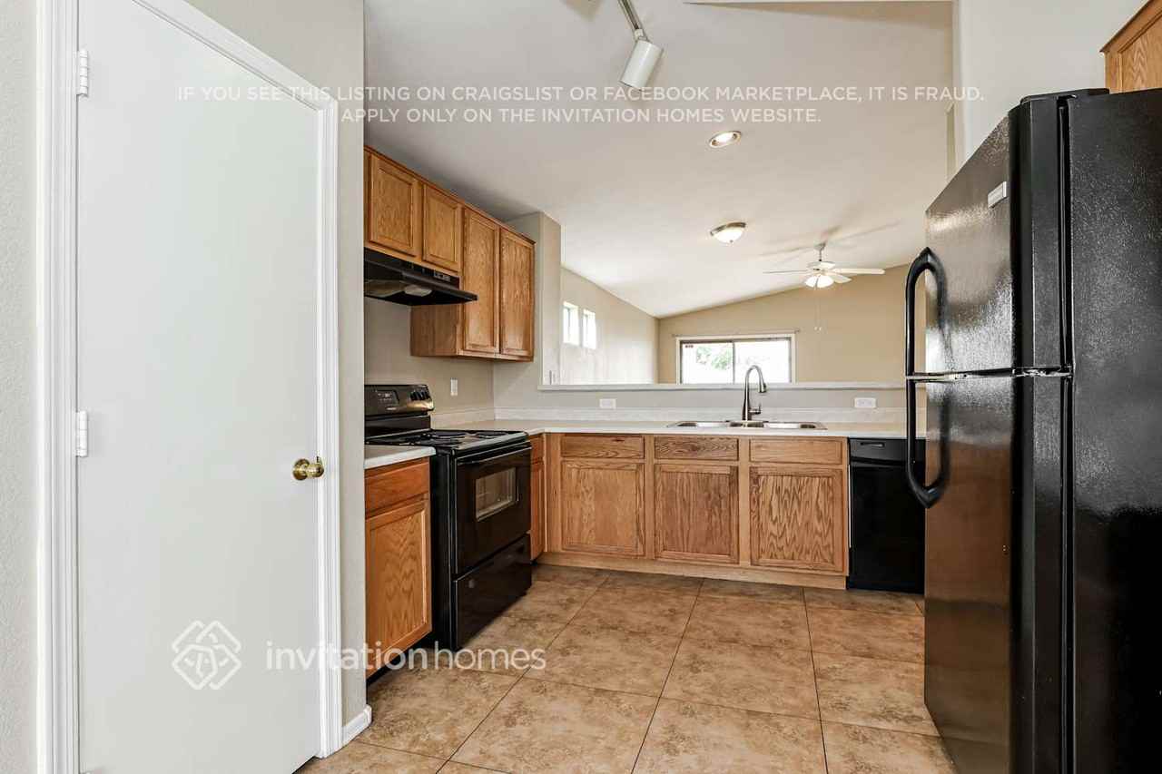 1710 E Palo Blanco Way - Photo 7 of 17