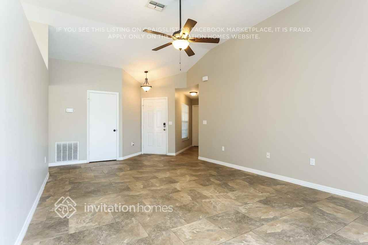 4416 11th Ave E - Photo 3 of 11