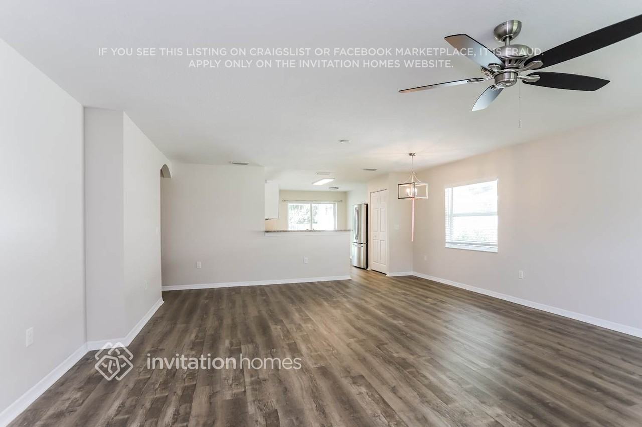 11118 Hidden Breeze Dr - Photo 3 of 16