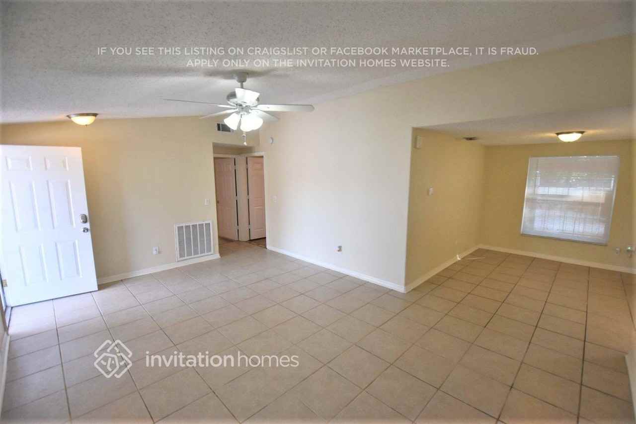 9709 Rushwood Ct - Photo 3 of 25