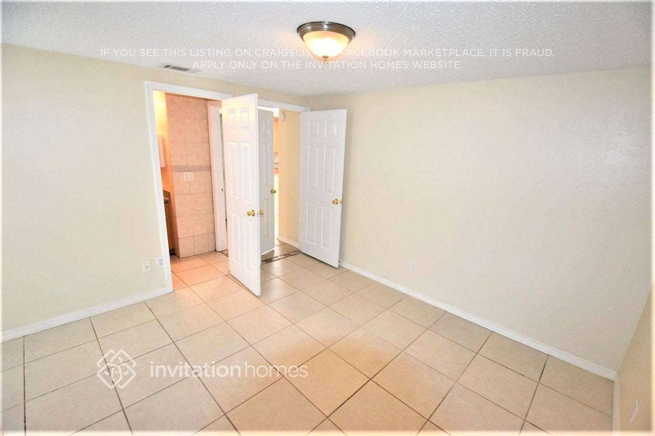 9709 Rushwood Ct - Photo 7 of 25