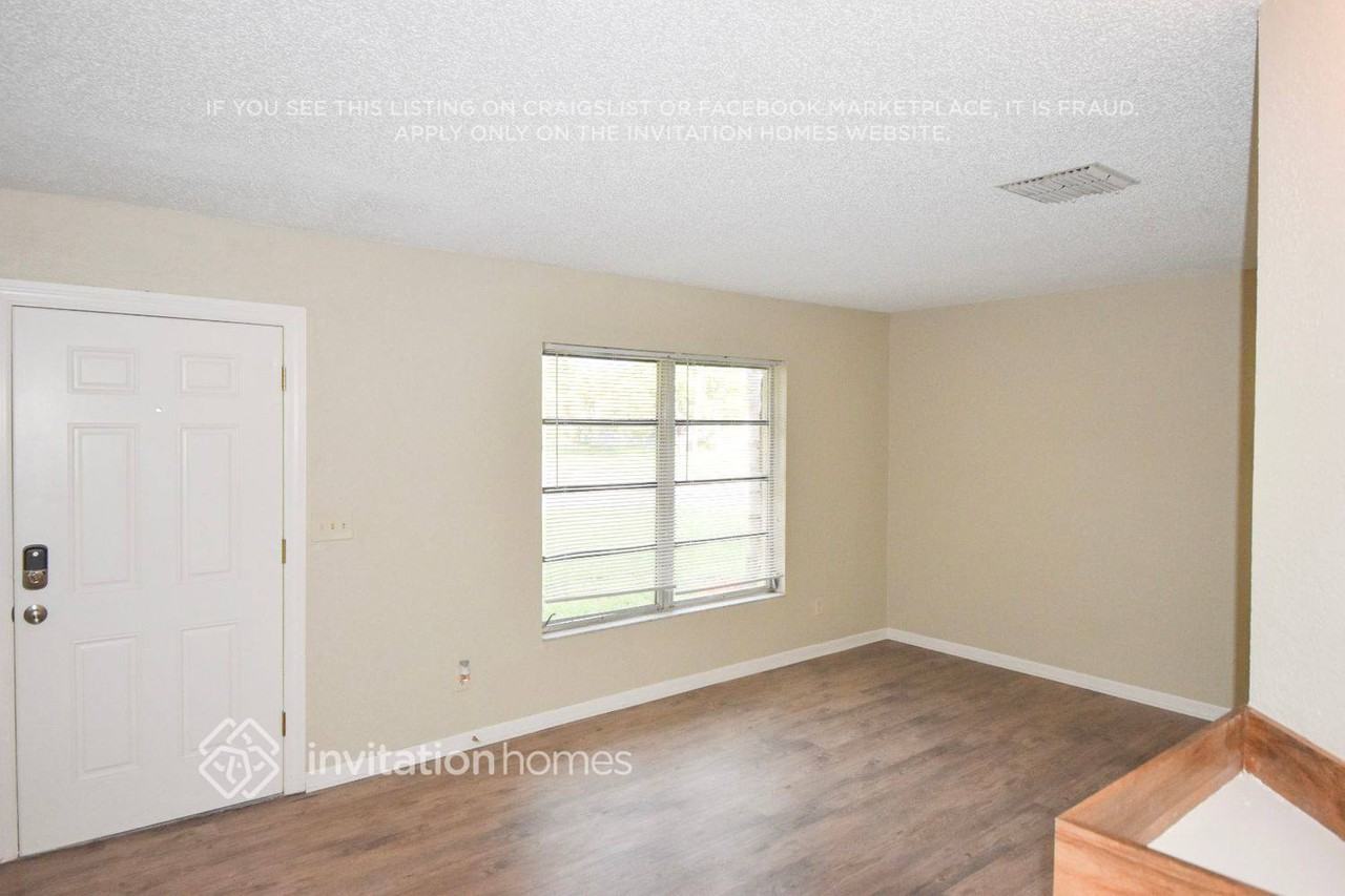 1030 Oakwood Dr - Photo 3 of 13