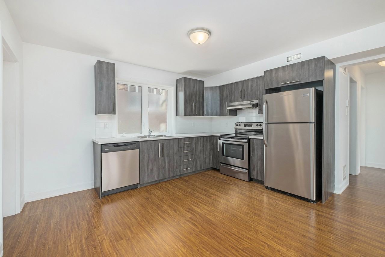 368 Tillbury Ave - Photo 5 of 10