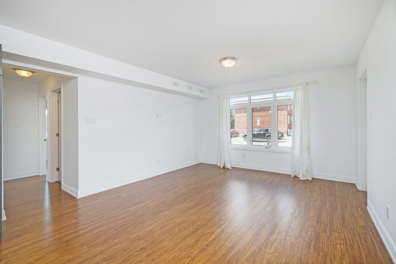 368 Tillbury Ave - Photo 7 of 10