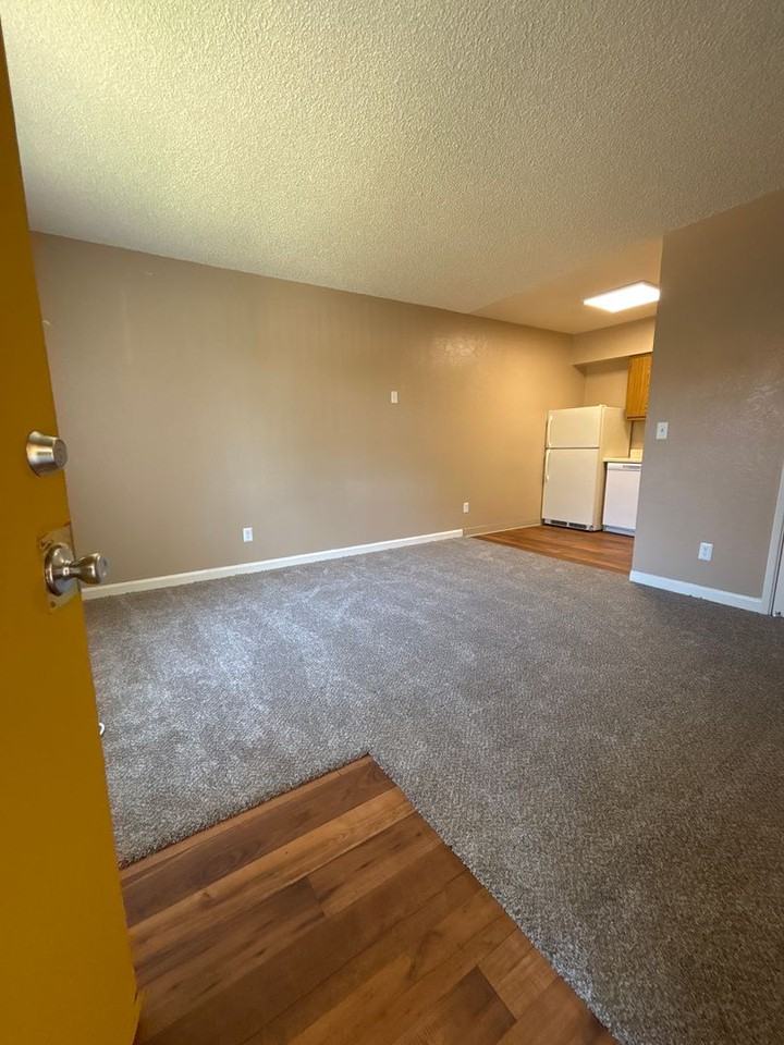 One Month Free !!!! - Photo 2 of 12