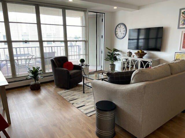 Franklin St #906 - Photo 7 of 24