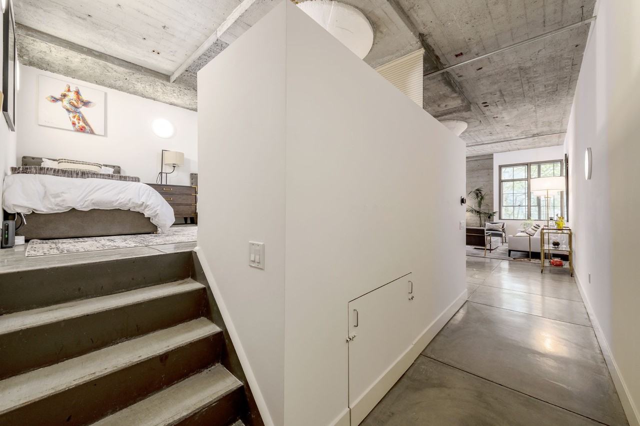 Beale St #304 - Photo 6 of 20