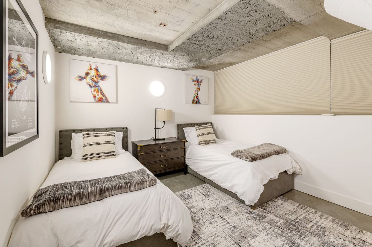 Beale St #304 - Photo 7 of 20