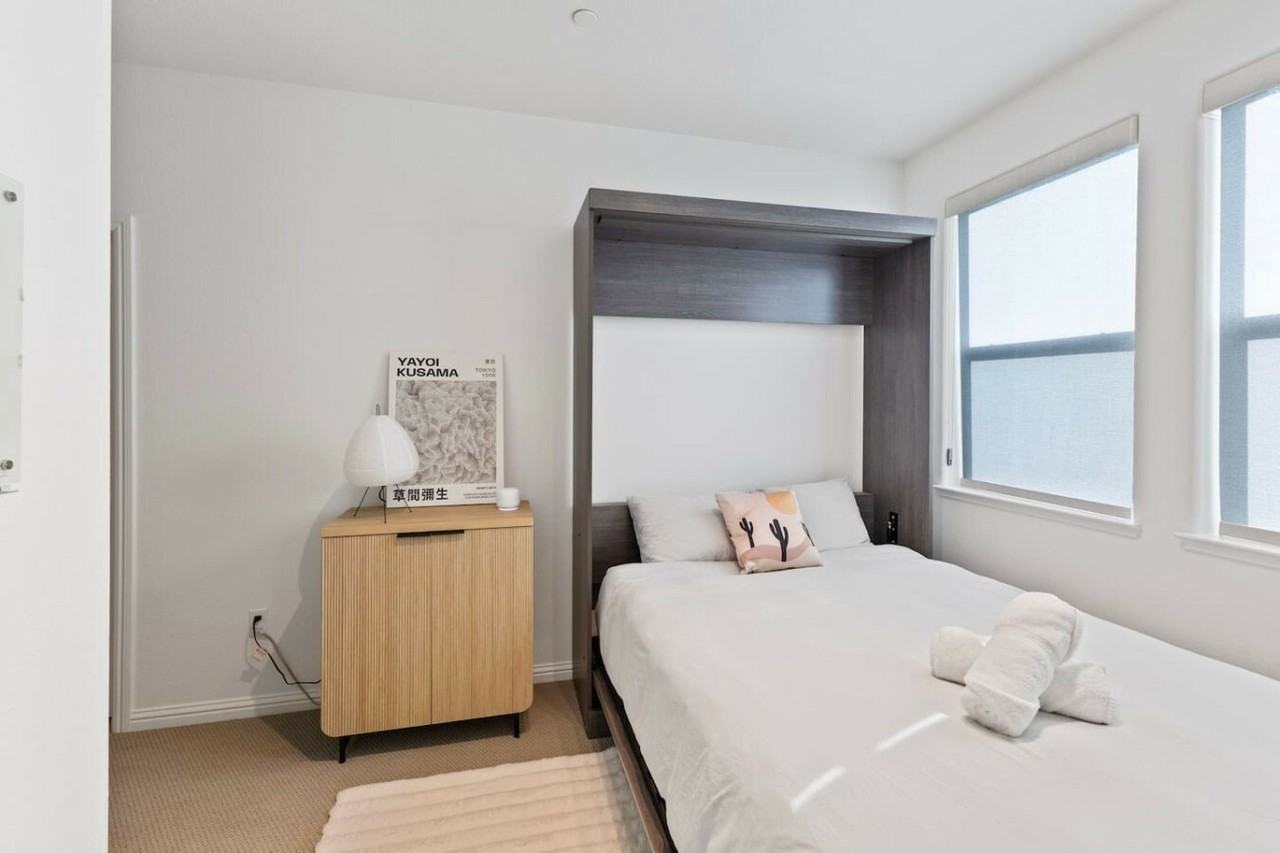 Synergy Ct - Photo 3 of 37