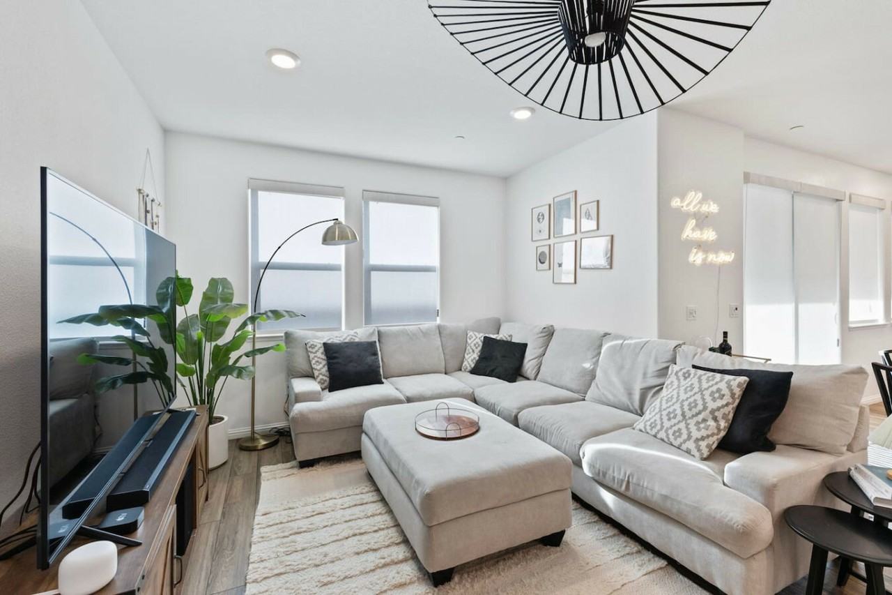 Synergy Ct - Photo 6 of 37