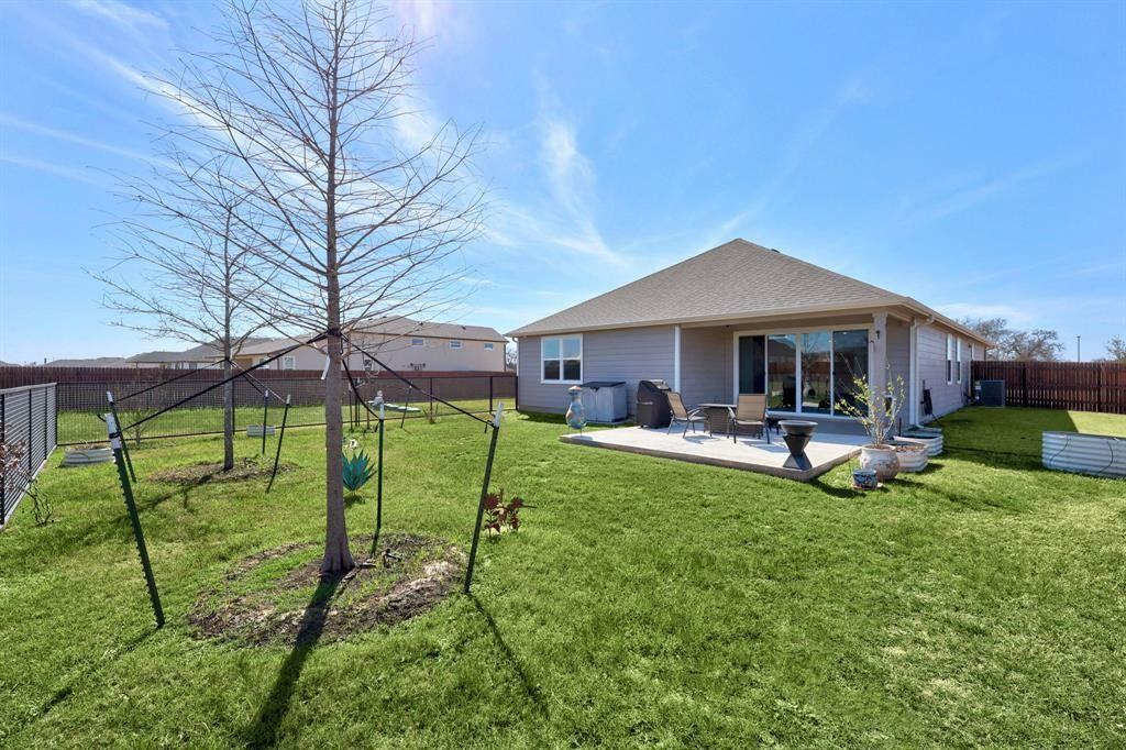 191 Silverton Ln - Photo 2 of 27