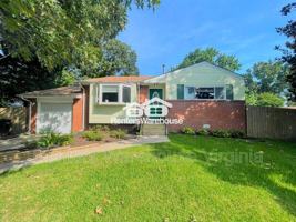 featured image of 4960 Clover St