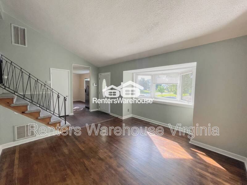 4960 Clover St - Photo 4 of 38