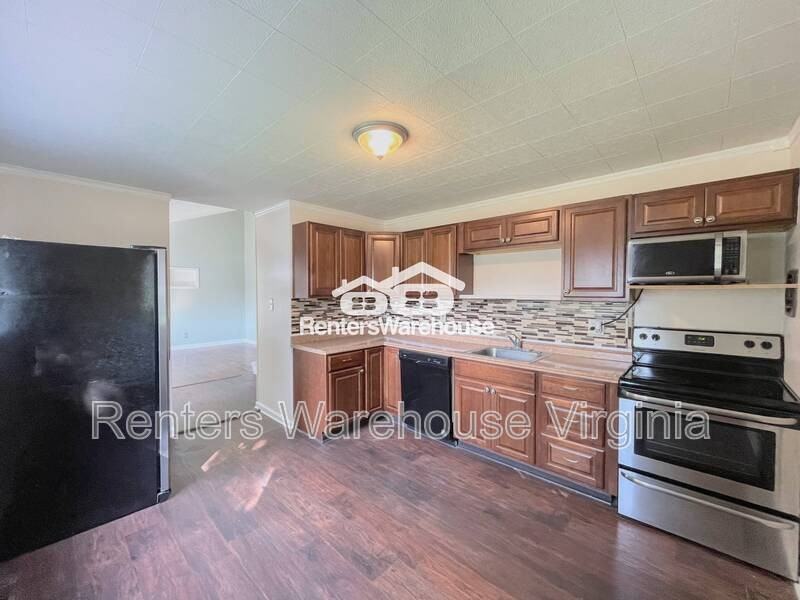 4960 Clover St - Photo 6 of 38