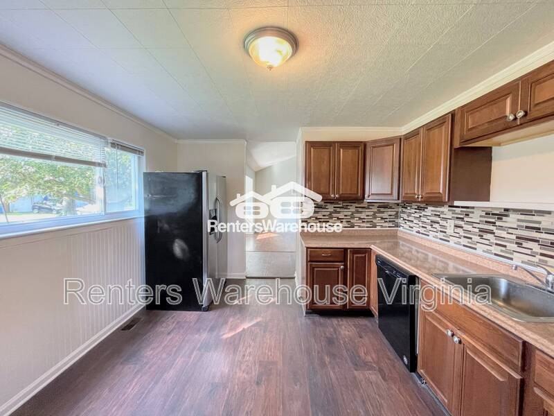 4960 Clover St - Photo 7 of 38