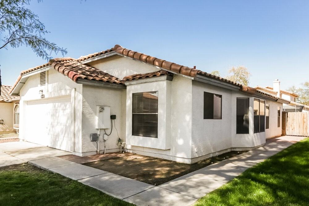 11622 W Olive Dr - Photo 3 of 19