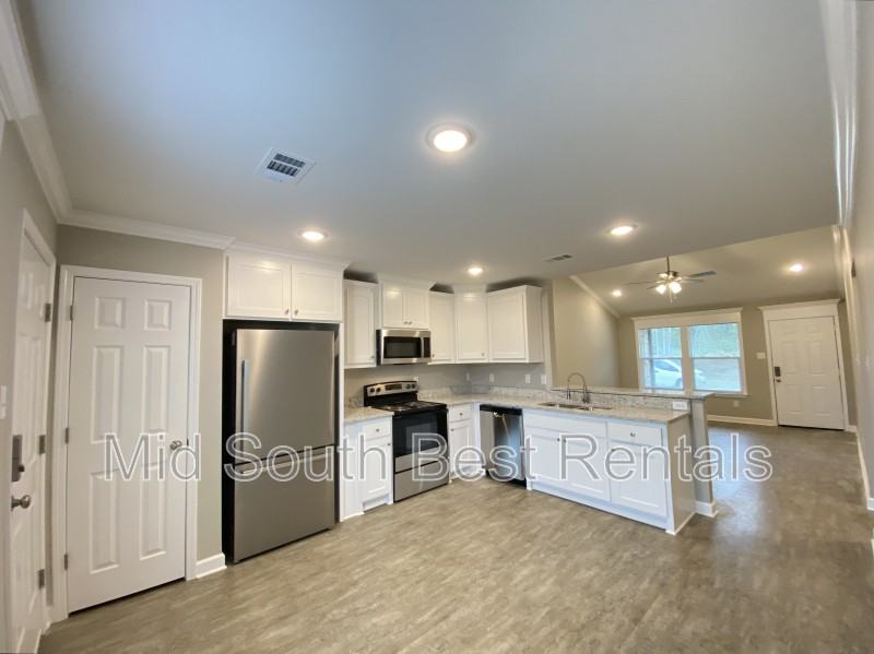 207 Redbud Ct - Photo 3 of 8