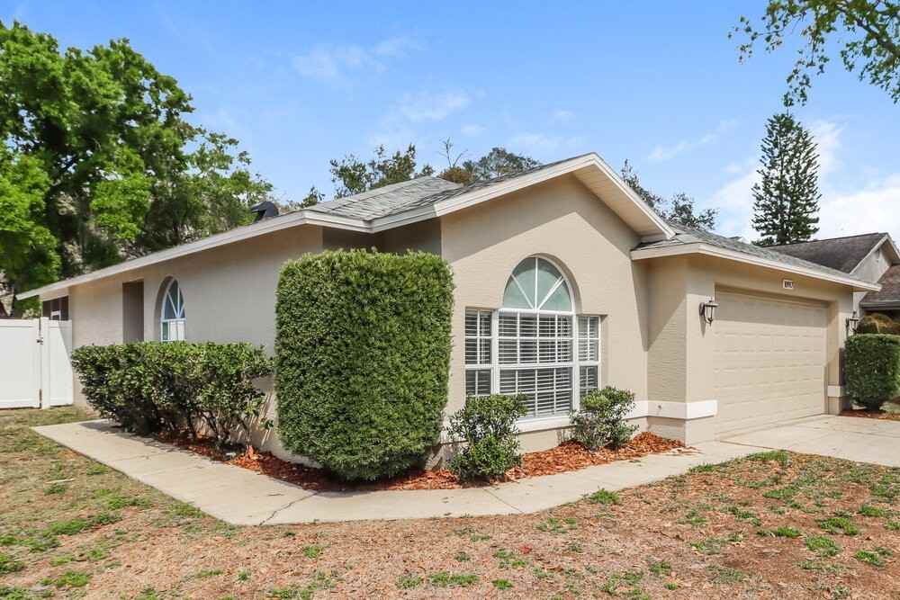 10917 Freemont Dr - Photo 3 of 16
