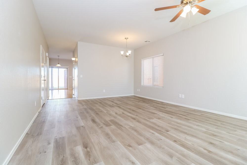 28779 N Spur Dr - Photo 5 of 17