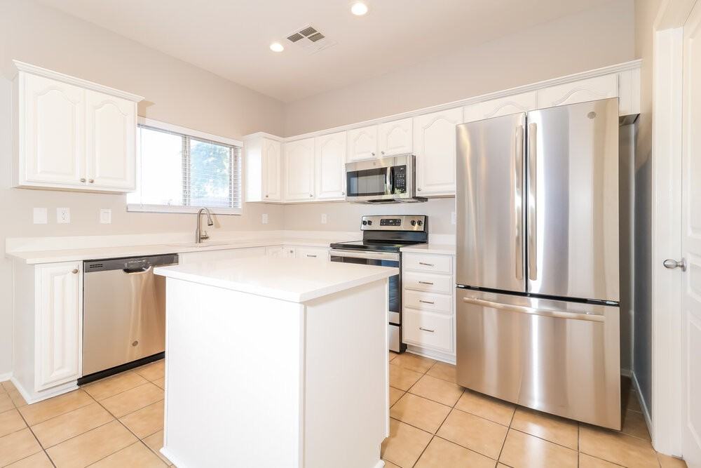 28779 N Spur Dr - Photo 6 of 17