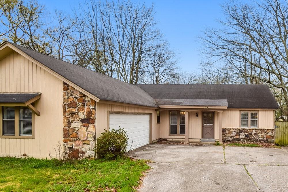 2176 Woodfield Park Rd - Photo 3 of 16