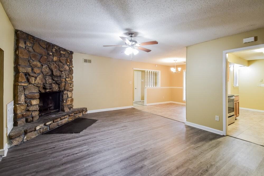 2176 Woodfield Park Rd - Photo 5 of 16