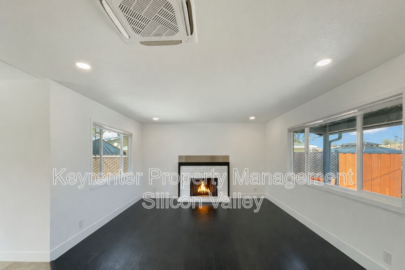 403 Heath St - Photo 4 of 22