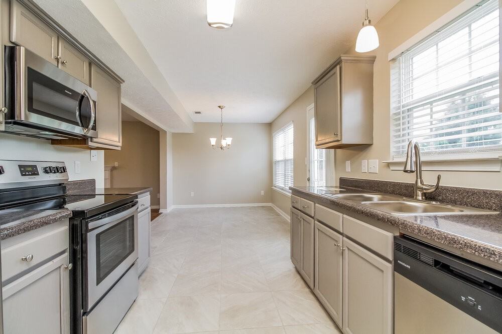 2211 New Port Dr - Photo 7 of 17