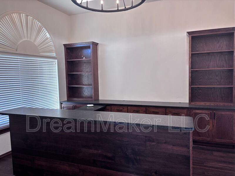 2815 Se 44th St - Photo 4 of 25