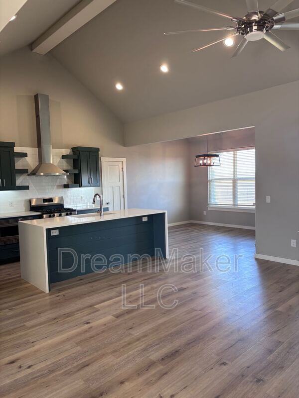 3035 Se 34th St - Photo 3 of 21