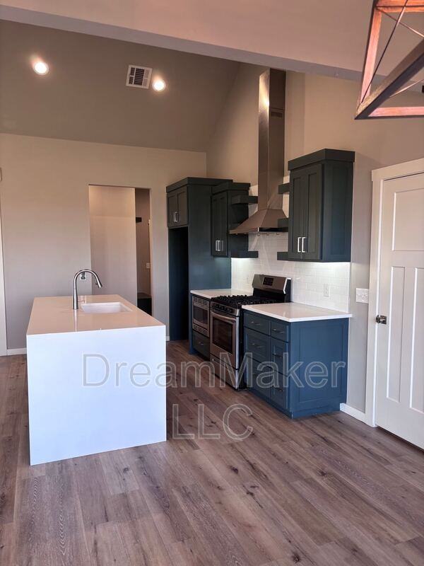 3035 Se 34th St - Photo 5 of 21