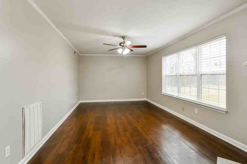 878 Lavergne Ln - Photo 4 of 17