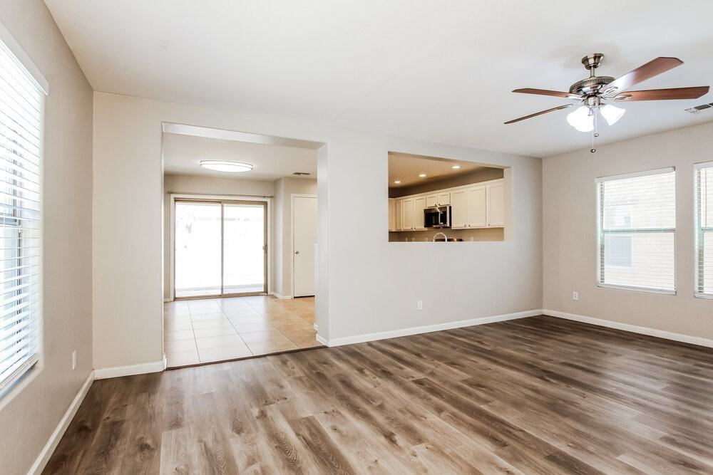 10916 W Elm St - Photo 4 of 20